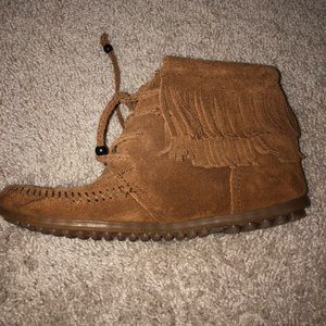 Minnetonka Fringe ankle boot